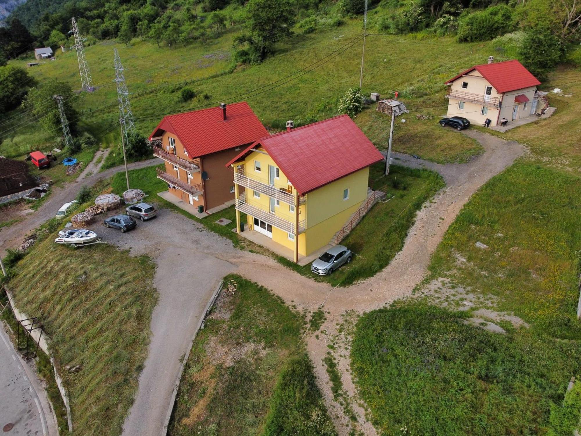 Apartman Ognjenovic Apartment ปลูชิเน ภายนอก รูปภาพ